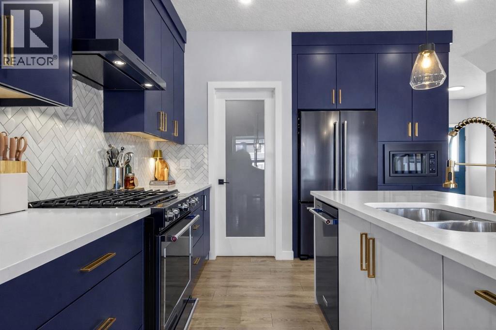 96 Emberside Glen, Cochrane, Alberta  T4C 2L7 - Photo 8 - A2296010