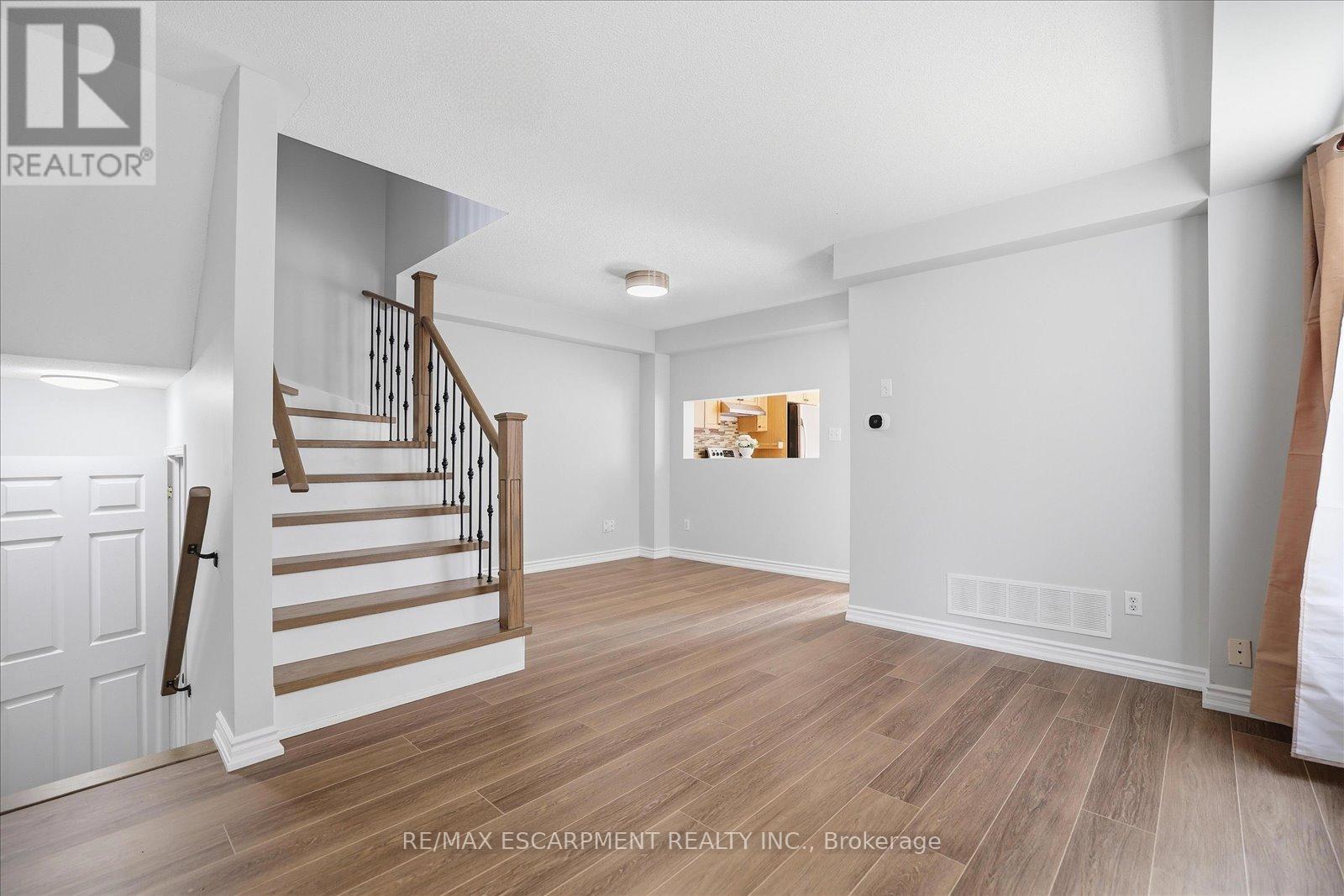 774 Bethany Crescent, Mississauga, Ontario  L7V 3B8 - Photo 13 - W12939506