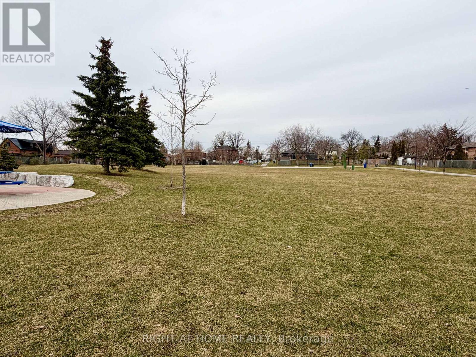 215 Queenslea Avenue, Toronto, Ontario M9N 3X5 - Photo 48 - W12824770