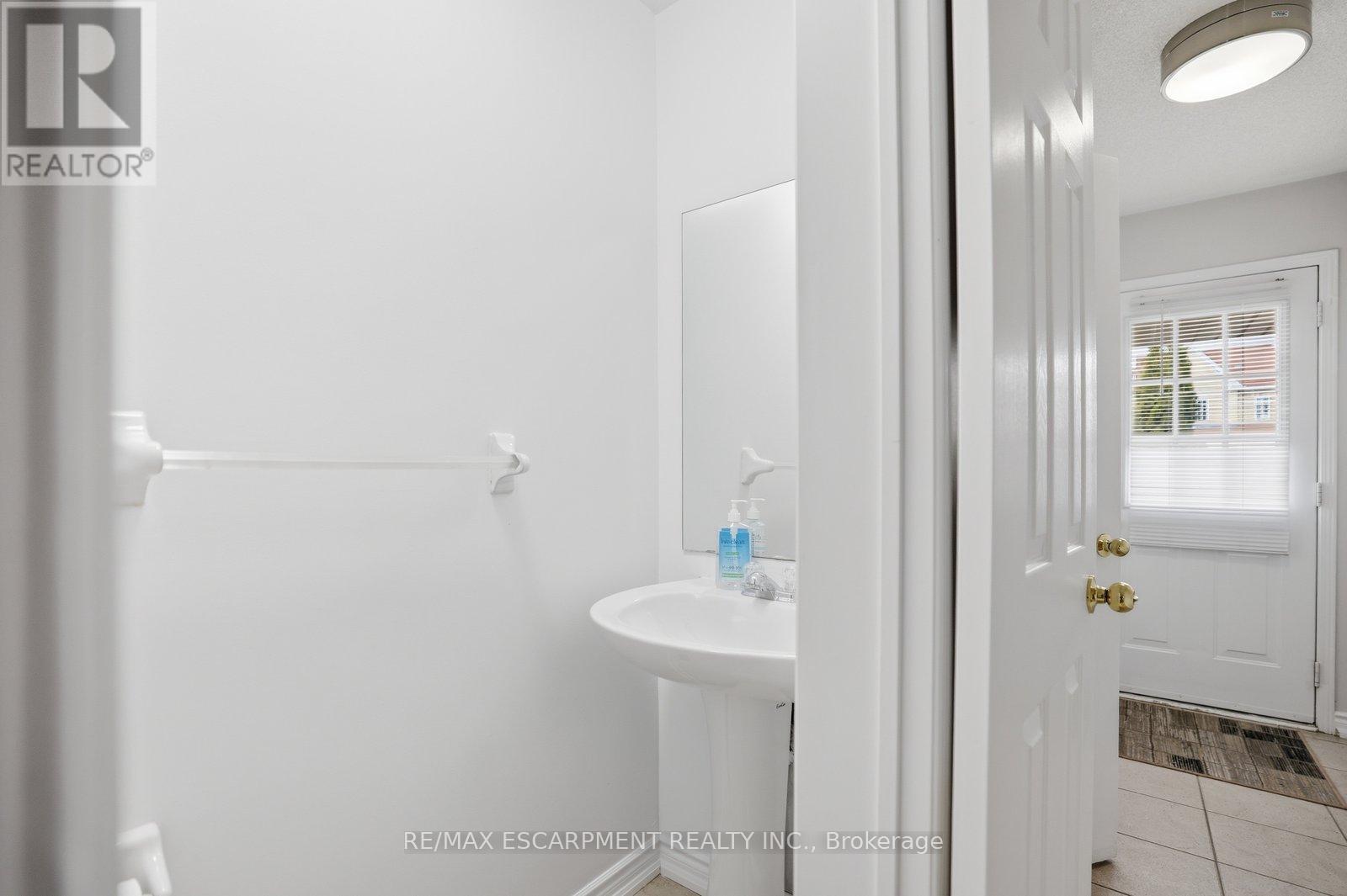 774 Bethany Crescent, Mississauga, Ontario  L7V 3B8 - Photo 12 - W12939506