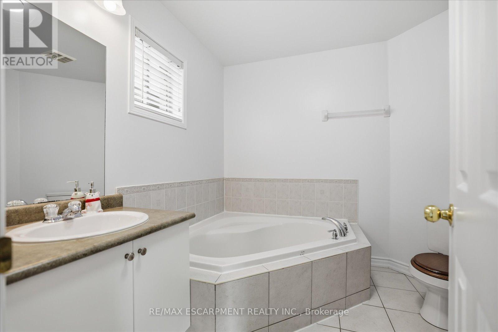 774 Bethany Crescent, Mississauga, Ontario  L7V 3B8 - Photo 23 - W12939506