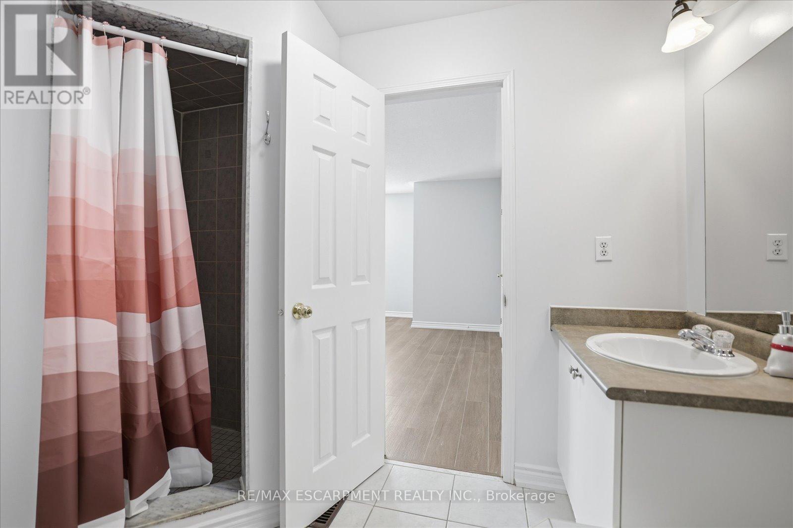 774 Bethany Crescent, Mississauga, Ontario  L7V 3B8 - Photo 22 - W12939506