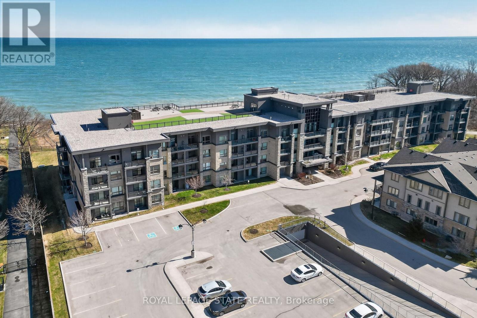 327 - 35 SOUTHSHORE CRESCENT, Hamilton, Ontario