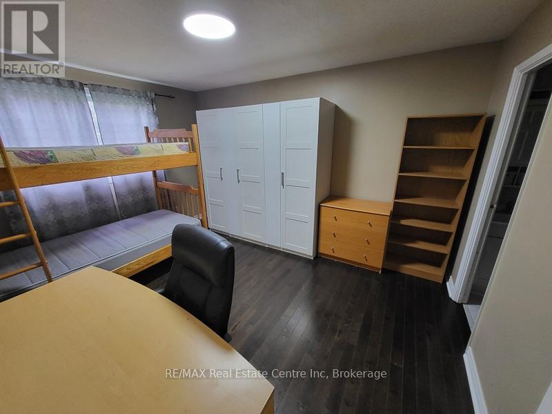 9 Sanderson Drive, Guelph (Willow West/sugarbush/west Acres), Ontario  N1H 6T7 - Photo 11 - X12940300