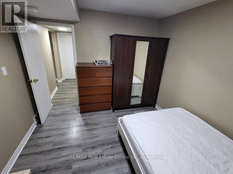 9 Sanderson Drive, Guelph (Willow West/sugarbush/west Acres), Ontario  N1H 6T7 - Photo 20 - X12940300