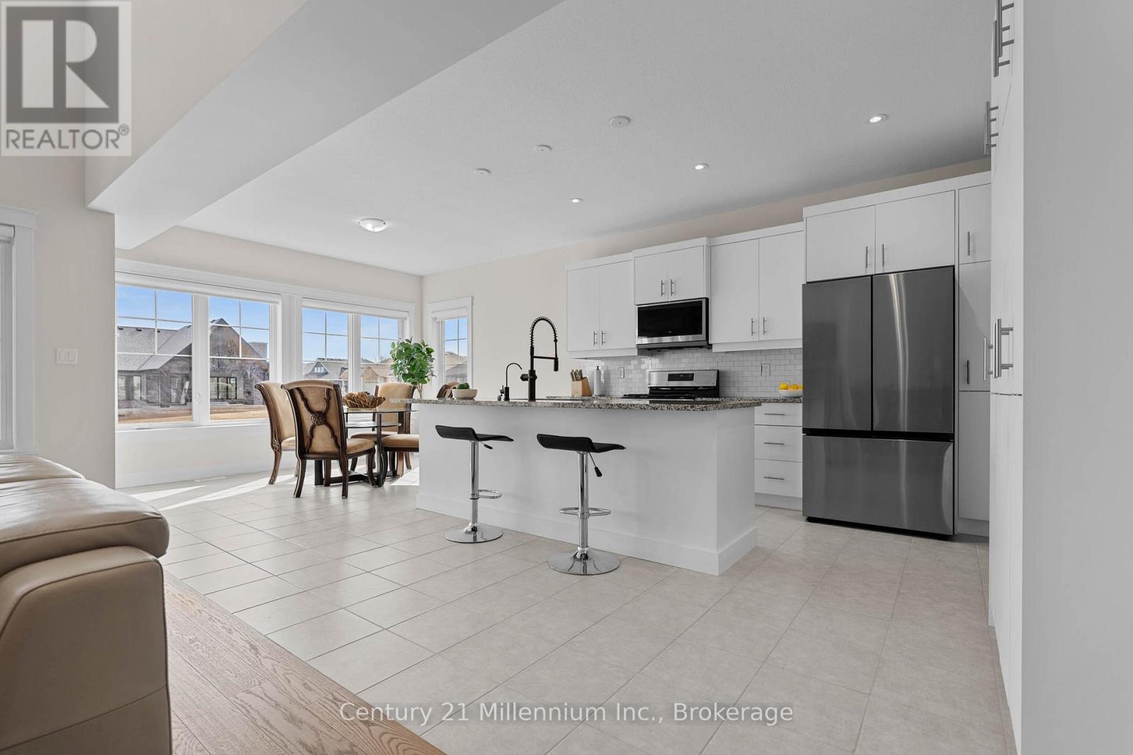 103 Laurens Lane, Georgian Bluffs, Ontario  N0H 1S0 - Photo 14 - X12940340