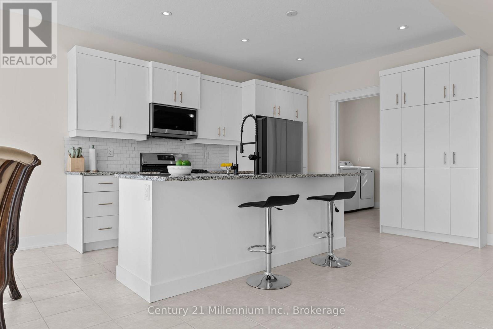 103 Laurens Lane, Georgian Bluffs, Ontario  N0H 1S0 - Photo 15 - X12940340