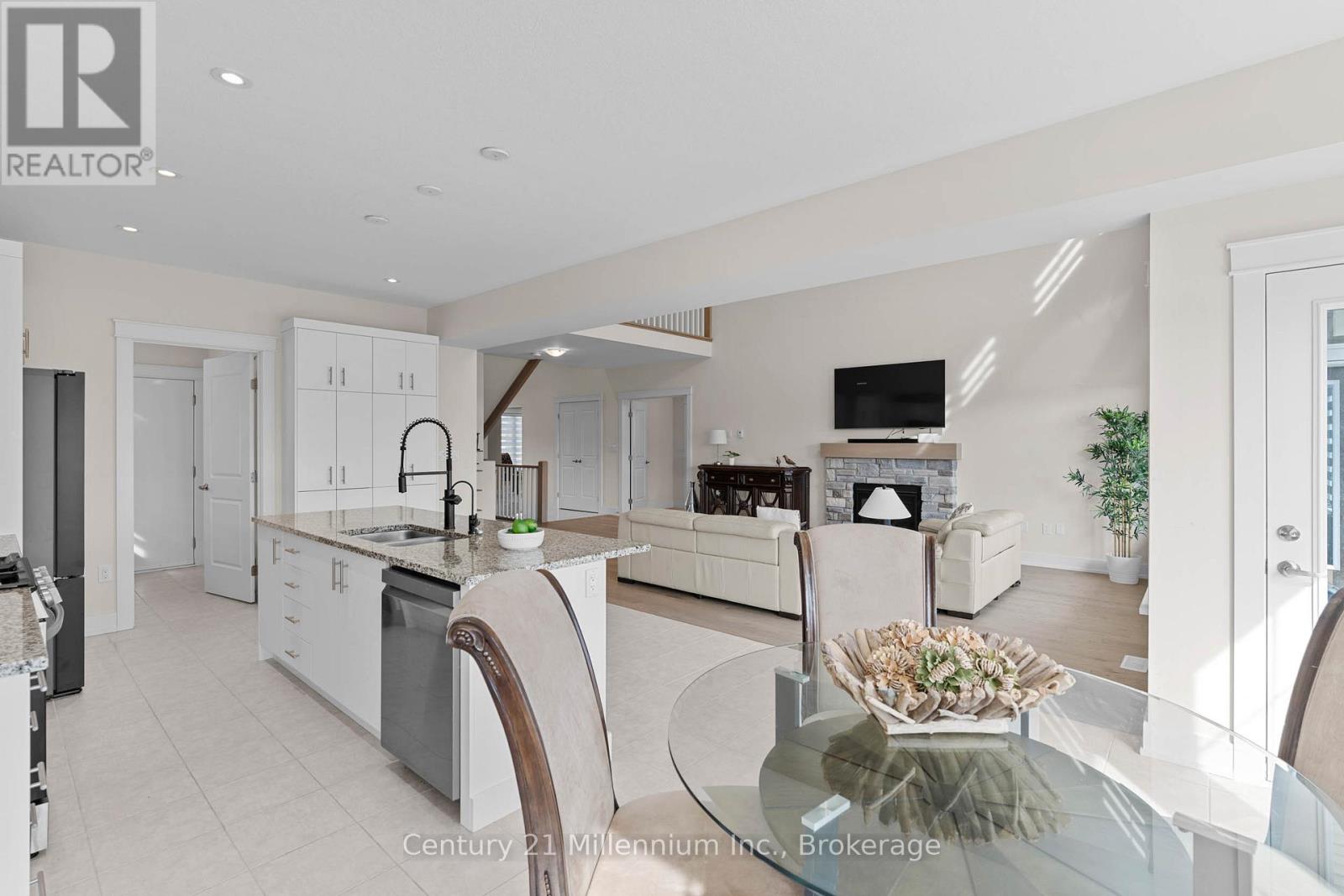 103 Laurens Lane, Georgian Bluffs, Ontario  N0H 1S0 - Photo 21 - X12940340