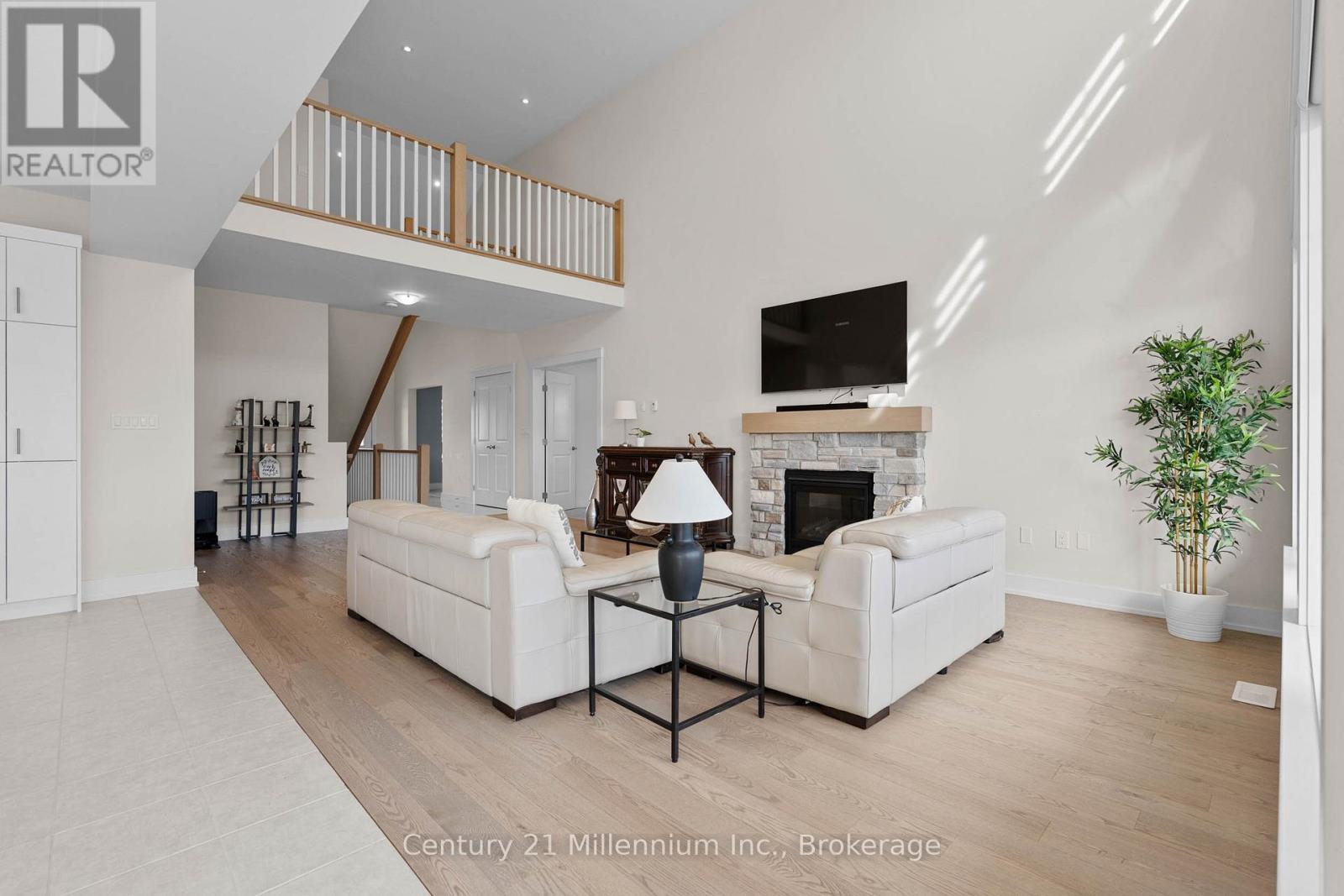 103 Laurens Lane, Georgian Bluffs, Ontario  N0H 1S0 - Photo 23 - X12940340