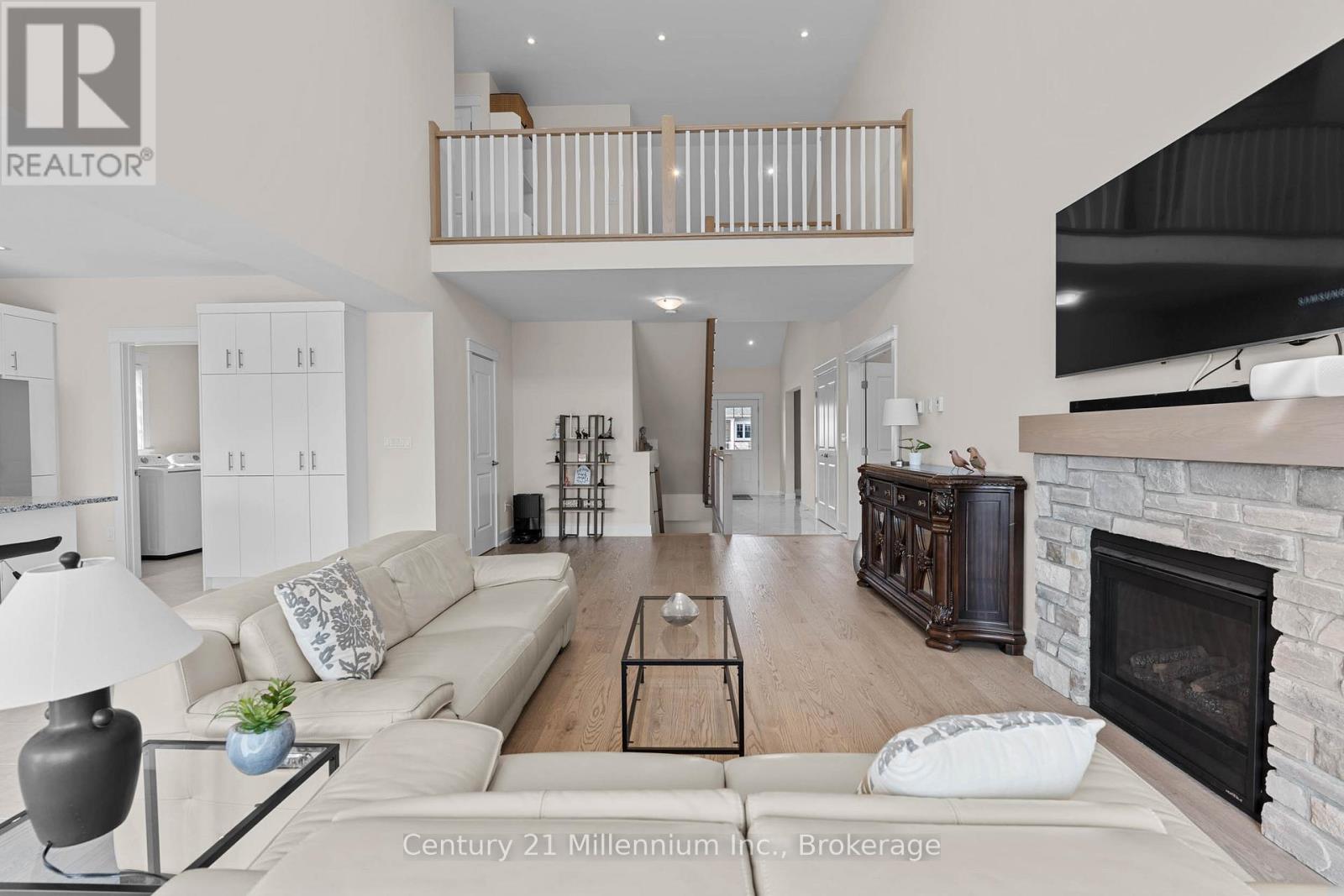 103 Laurens Lane, Georgian Bluffs, Ontario  N0H 1S0 - Photo 24 - X12940340