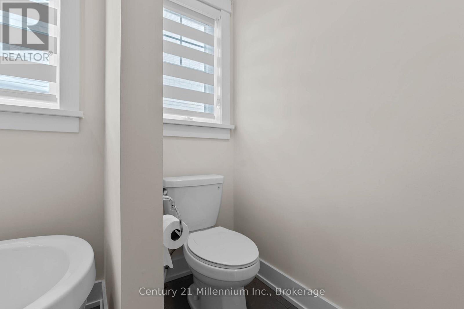 103 Laurens Lane, Georgian Bluffs, Ontario  N0H 1S0 - Photo 33 - X12940340