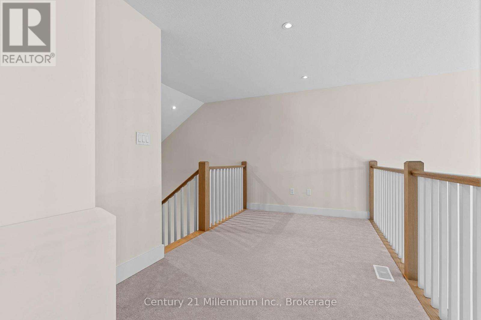 103 Laurens Lane, Georgian Bluffs, Ontario  N0H 1S0 - Photo 38 - X12940340