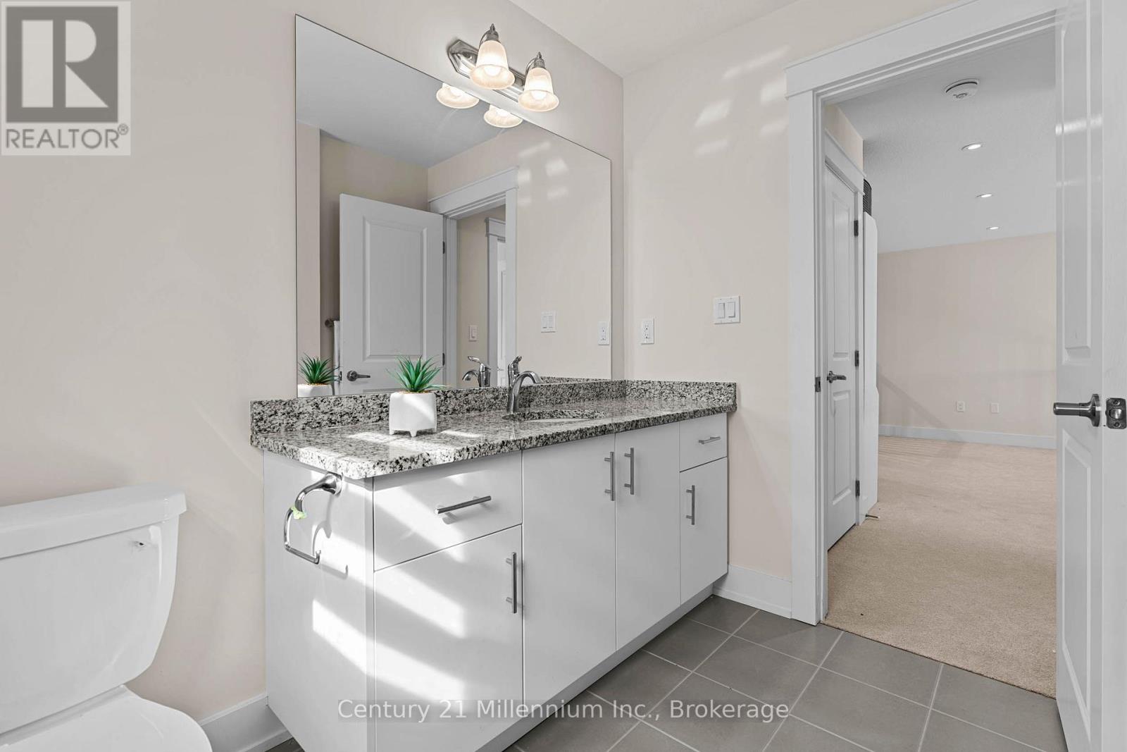 103 Laurens Lane, Georgian Bluffs, Ontario  N0H 1S0 - Photo 42 - X12940340