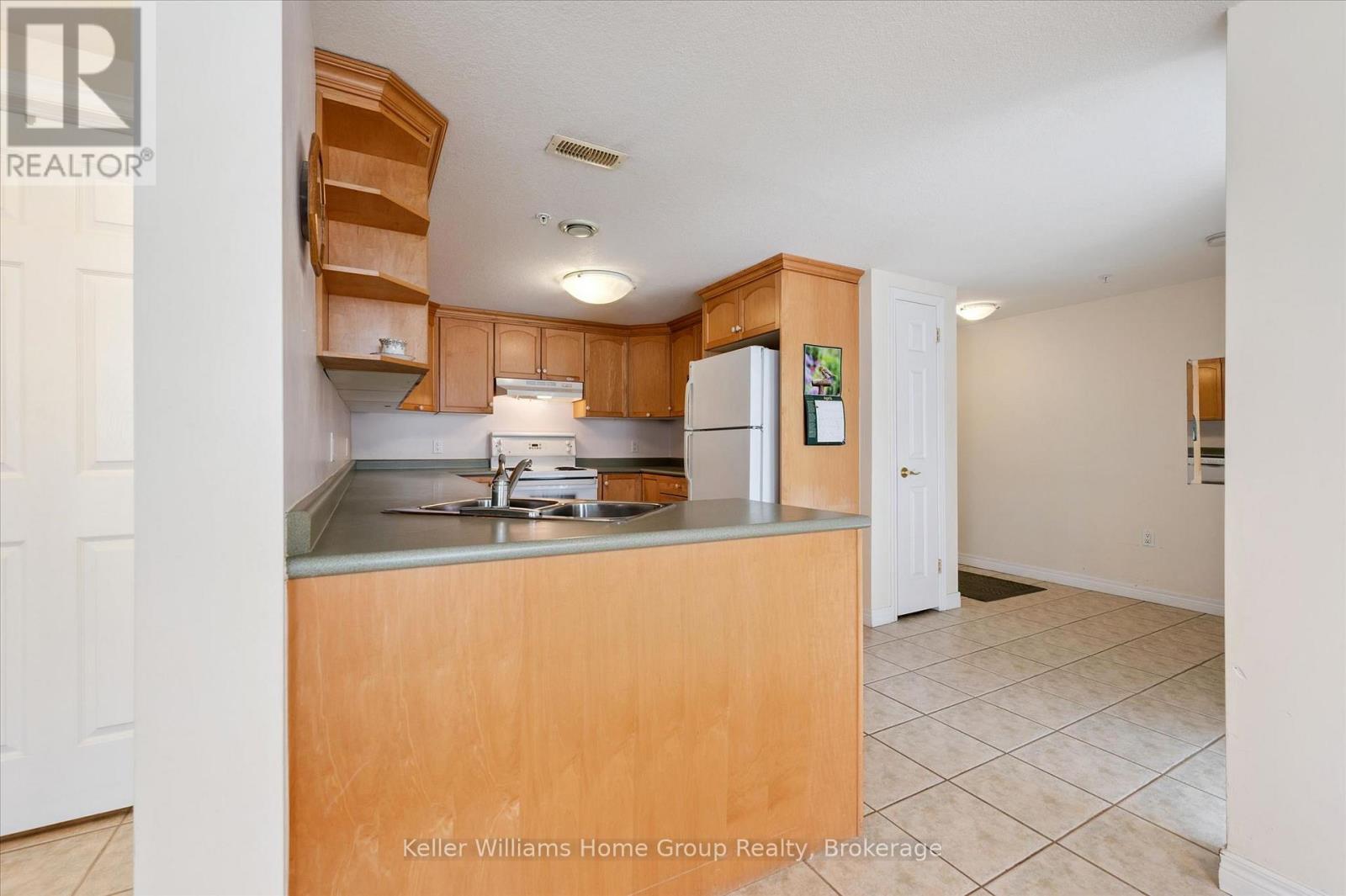 104 - 20 Station Square, Centre Wellington, Ontario N0B 1S0 - Photo 12 - X12940364