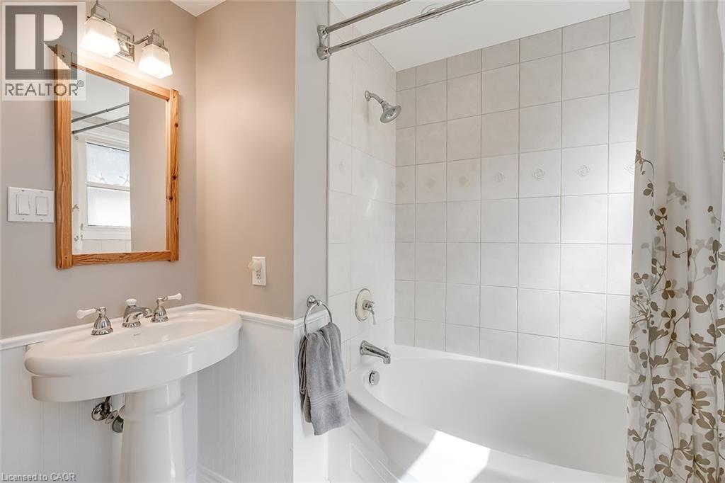 220 Townsend Avenue, Burlington, Ontario  L7T 1Z4 - Photo 12 - 40815358