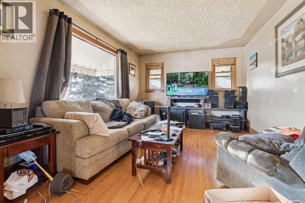 450 34 Avenue Nw, Calgary, Alberta  T2K 0B8 - Photo 4 - A2278193