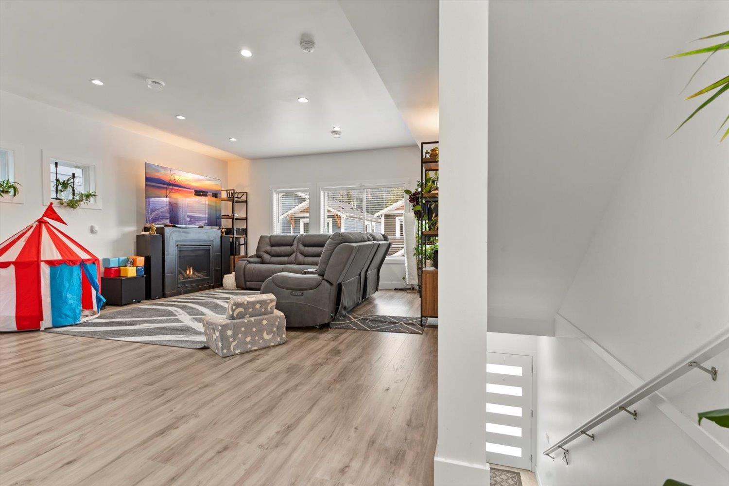 17 750 Hot Springs Road, Harrison Hot Springs, Harrison Hot Springs, British Columbia  V0M 1K0 - Photo 8 - R3092241