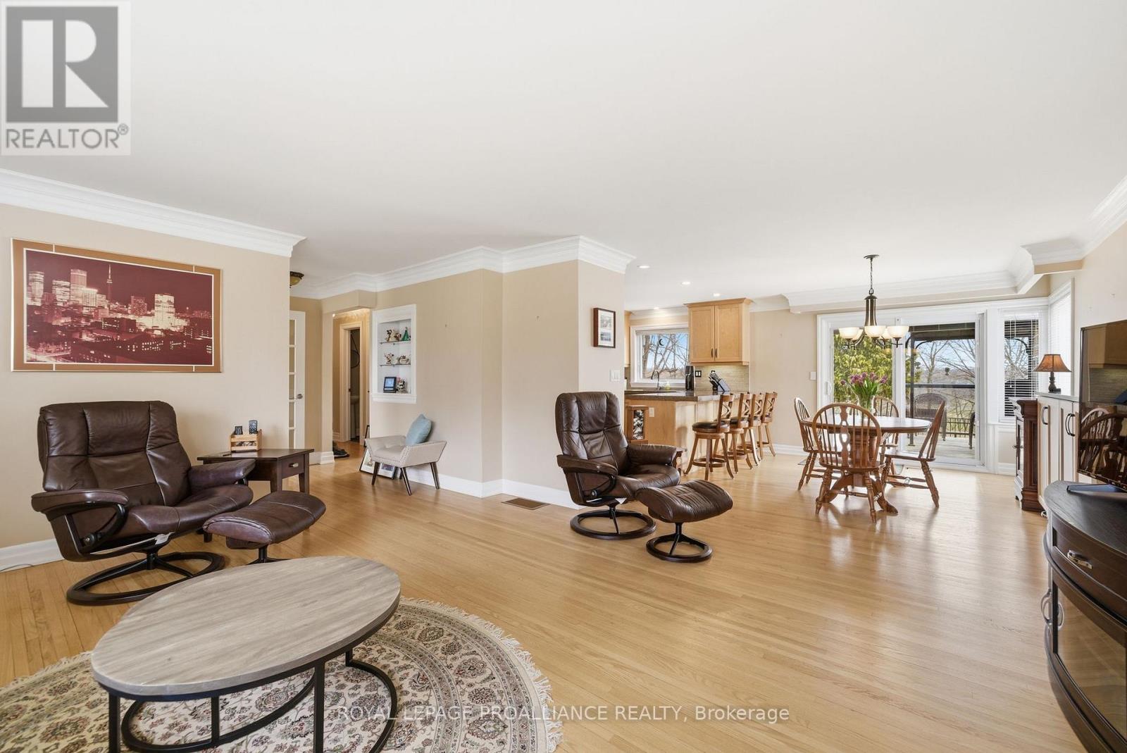 1072 Ontario Street, Cobourg, Ontario  K9A 3C7 - Photo 7 - X12940394