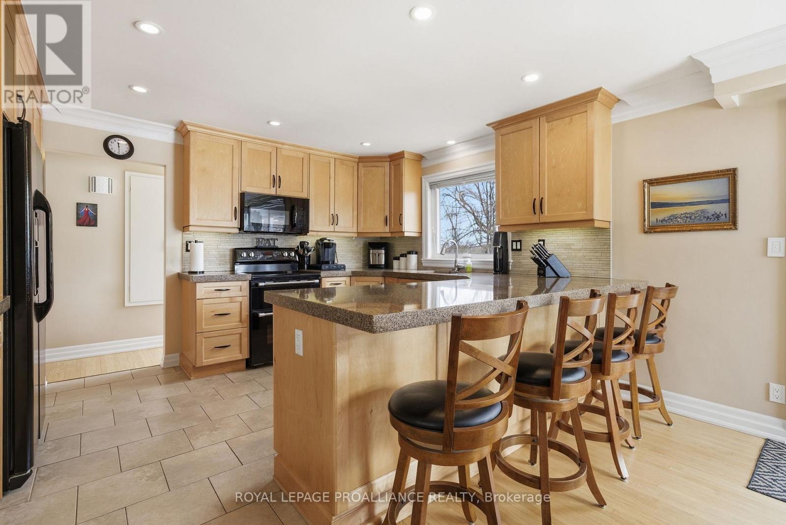 1072 Ontario Street, Cobourg, Ontario  K9A 3C7 - Photo 9 - X12940394