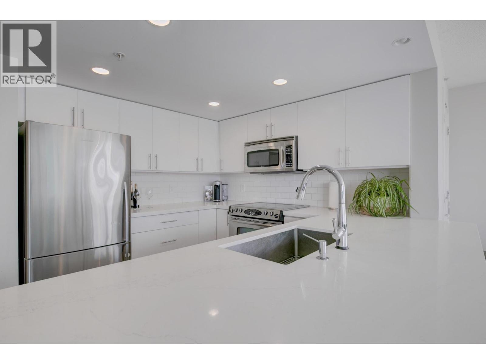 504 125 Milross Avenue, Vancouver, British Columbia  V6A 0A1 - Photo 3 - R3105268