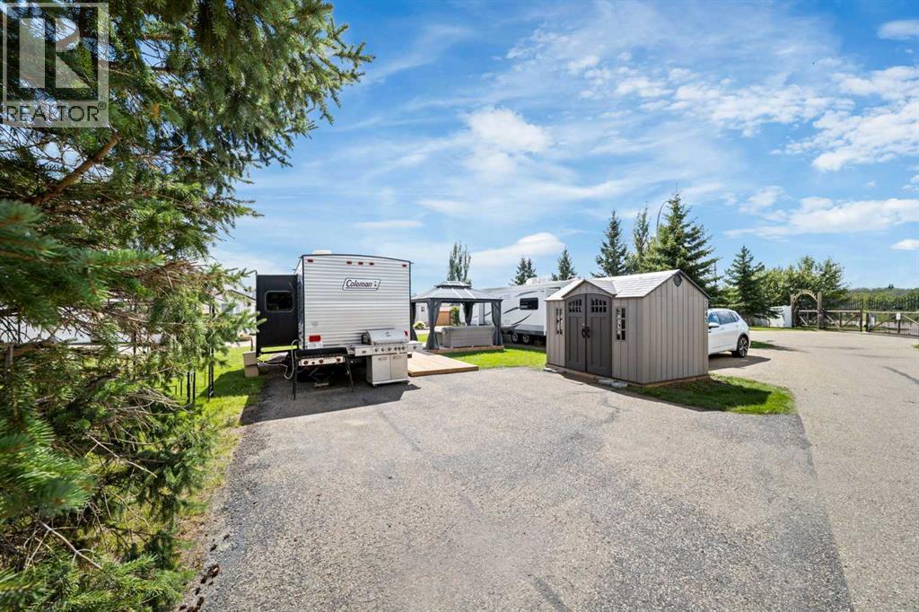 2045, 25054 South Pine Lake Road, Rural Red Deer County, Alberta  T0M 1R0 - Photo 9 - A2287754