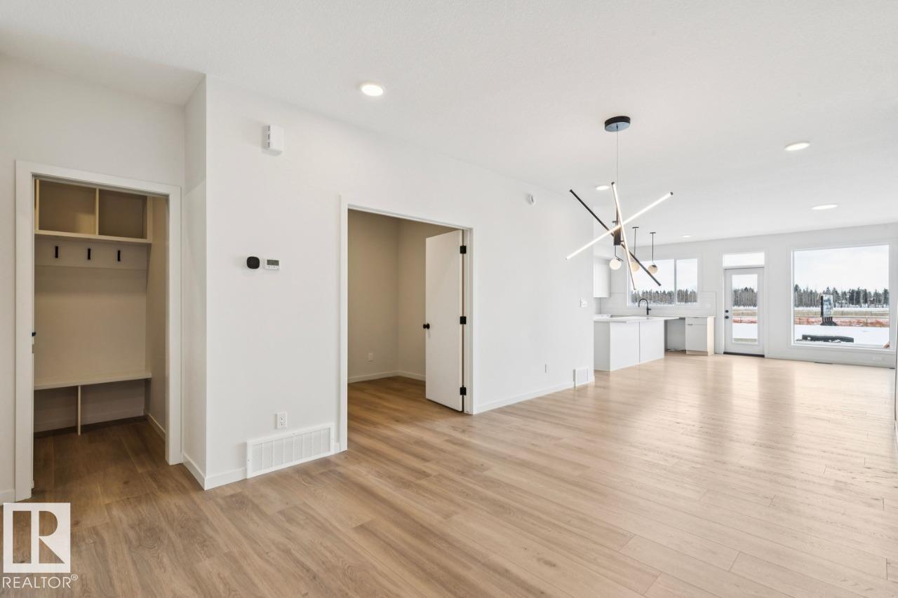 7015 50a Av, Beaumont, Alberta  T4X 2Z3 - Photo 4 - E4472032