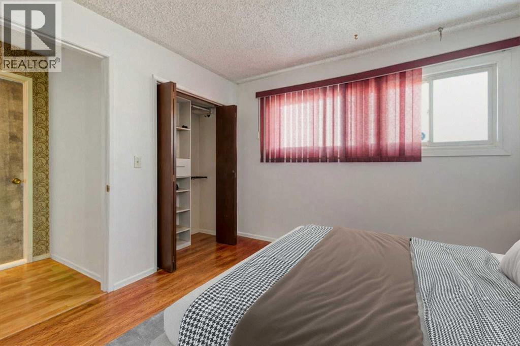 55 Queen Isabella Close Se, Calgary, Alberta  T2J 3R2 - Photo 13 - A2292034