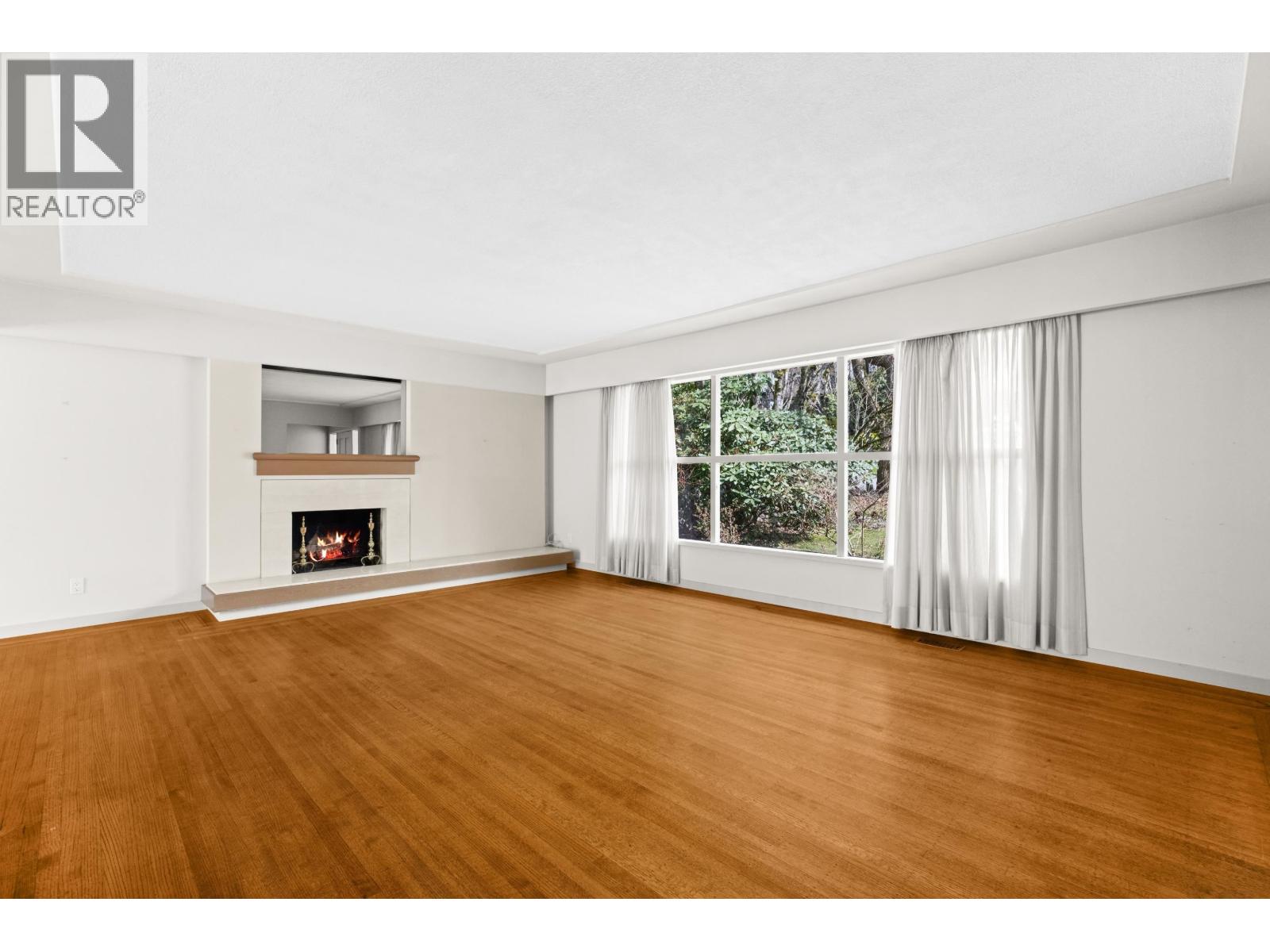 6297 Mackenzie Street, Vancouver, British Columbia  V6N 1H4 - Photo 6 - R3105124