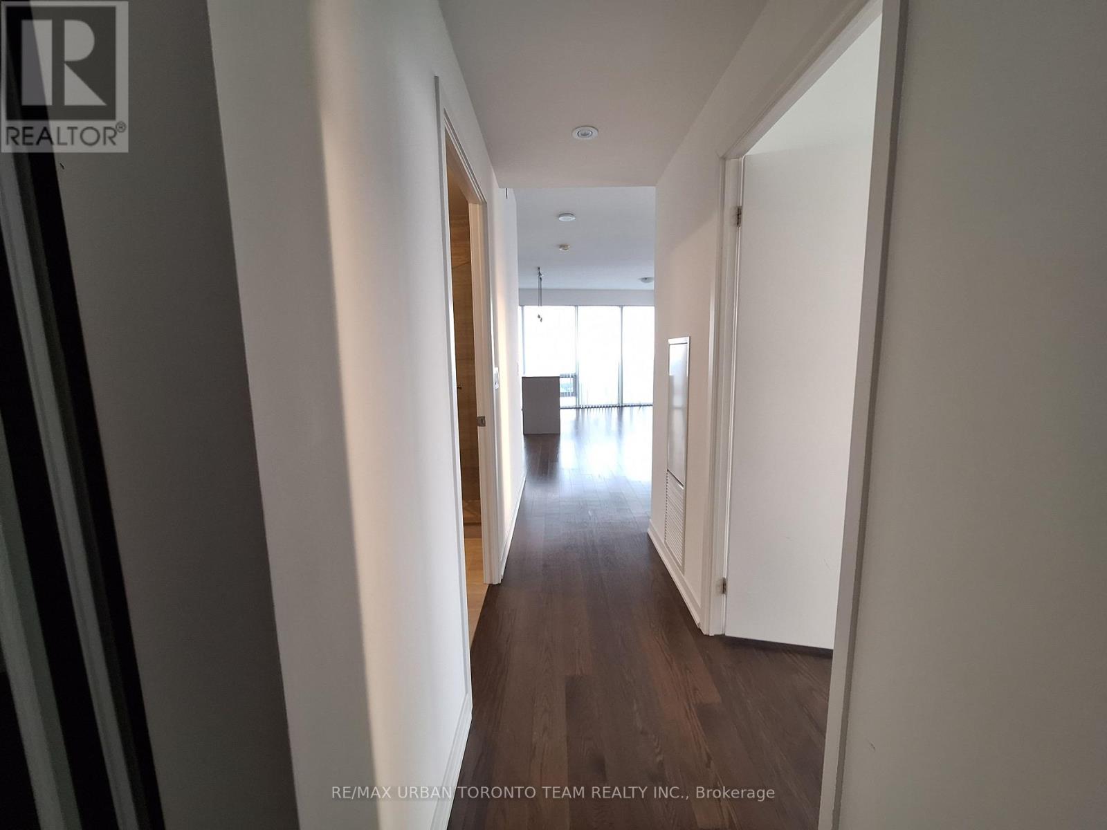 6710 - 100 Harbour Street, Toronto, Ontario  M5J 0B5 - Photo 11 - C12940384