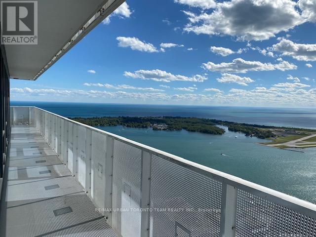 6710 - 100 Harbour Street, Toronto, Ontario  M5J 0B5 - Photo 3 - C12940384