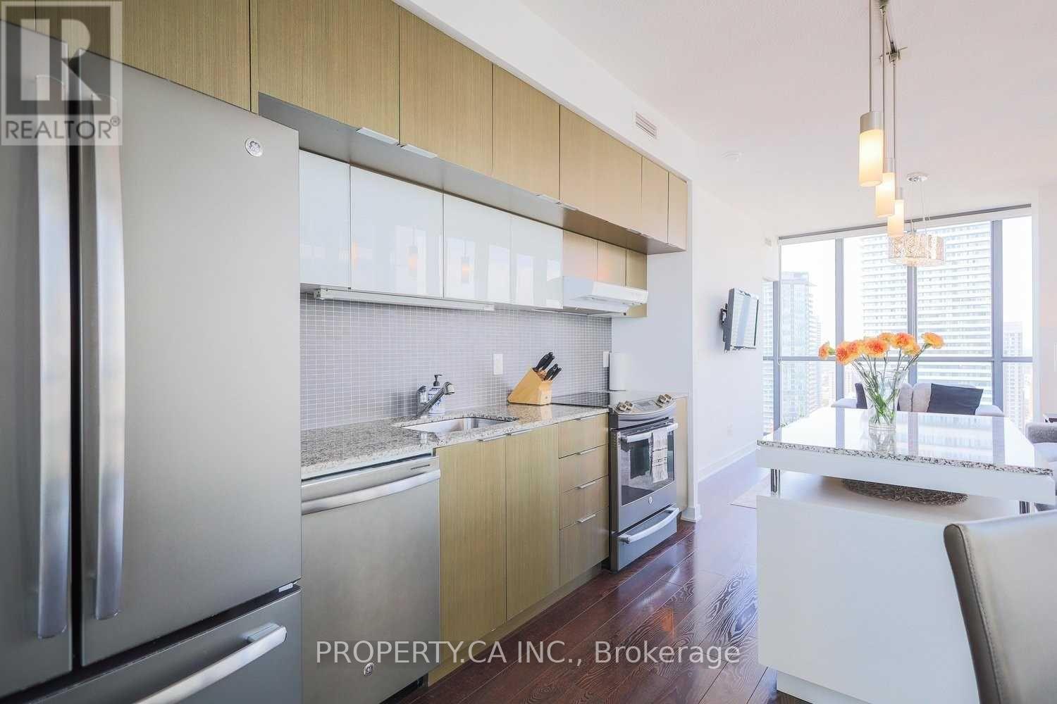 3805 - 110 Charles Street E, Toronto, Ontario  M4Y 1T5 - Photo 10 - C12940388