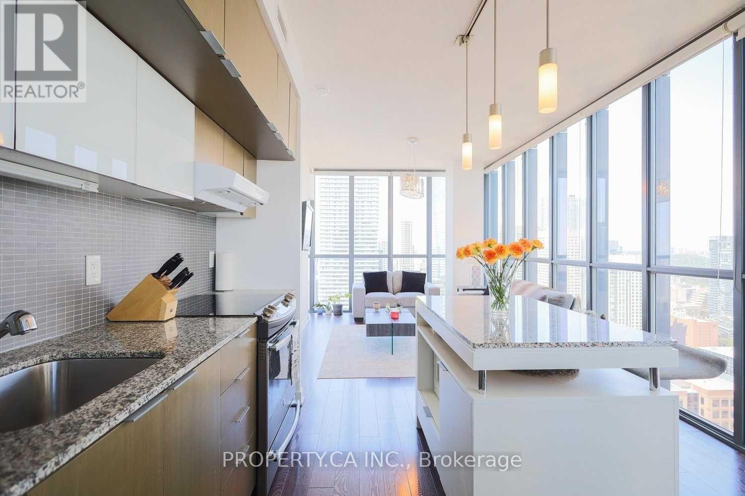 3805 - 110 Charles Street E, Toronto, Ontario  M4Y 1T5 - Photo 11 - C12940388