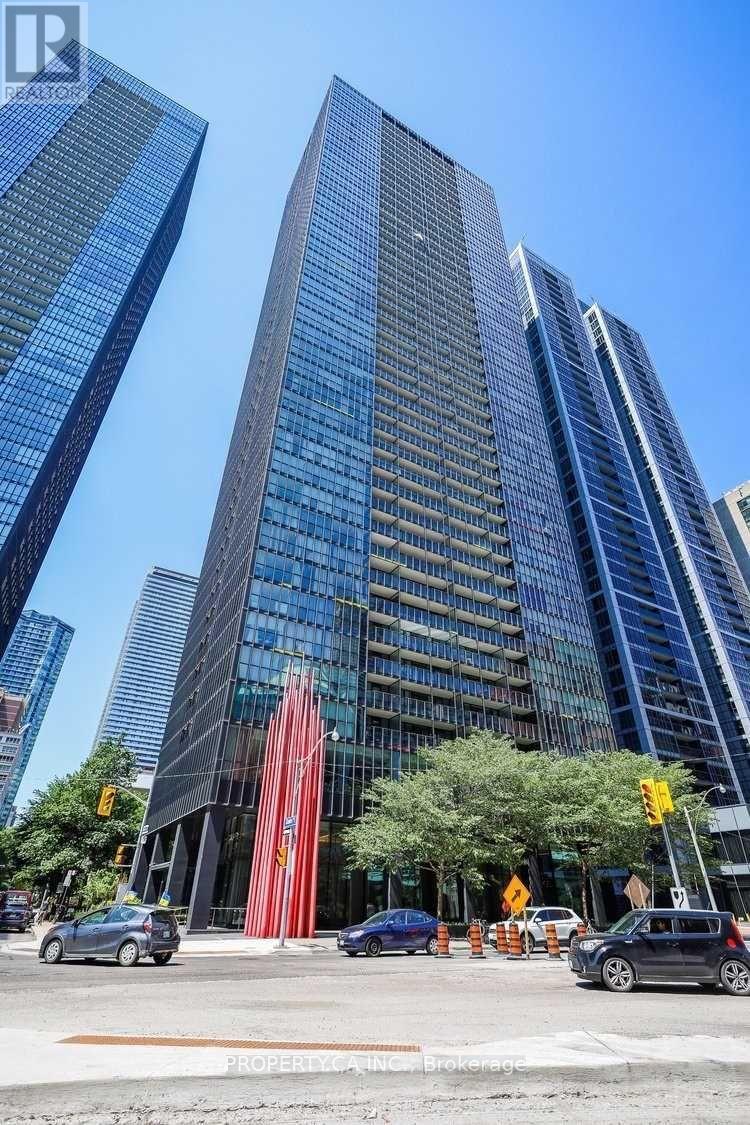 3805 - 110 Charles Street E, Toronto, Ontario  M4Y 1T5 - Photo 2 - C12940388