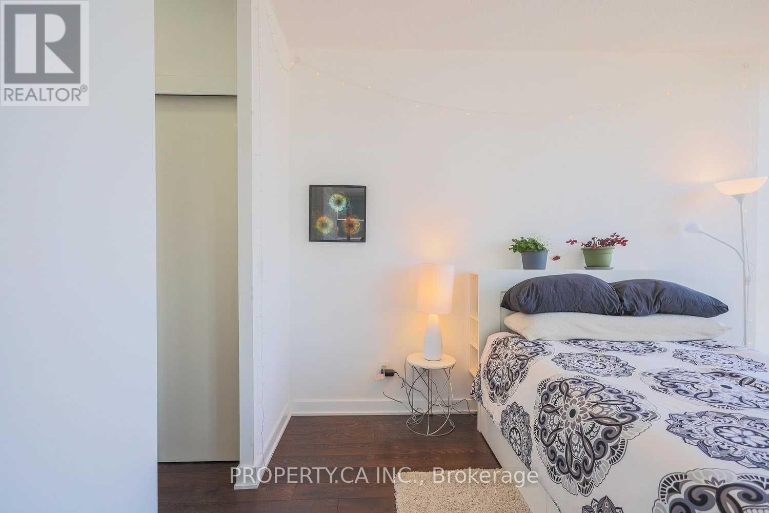 3805 - 110 Charles Street E, Toronto, Ontario  M4Y 1T5 - Photo 20 - C12940388