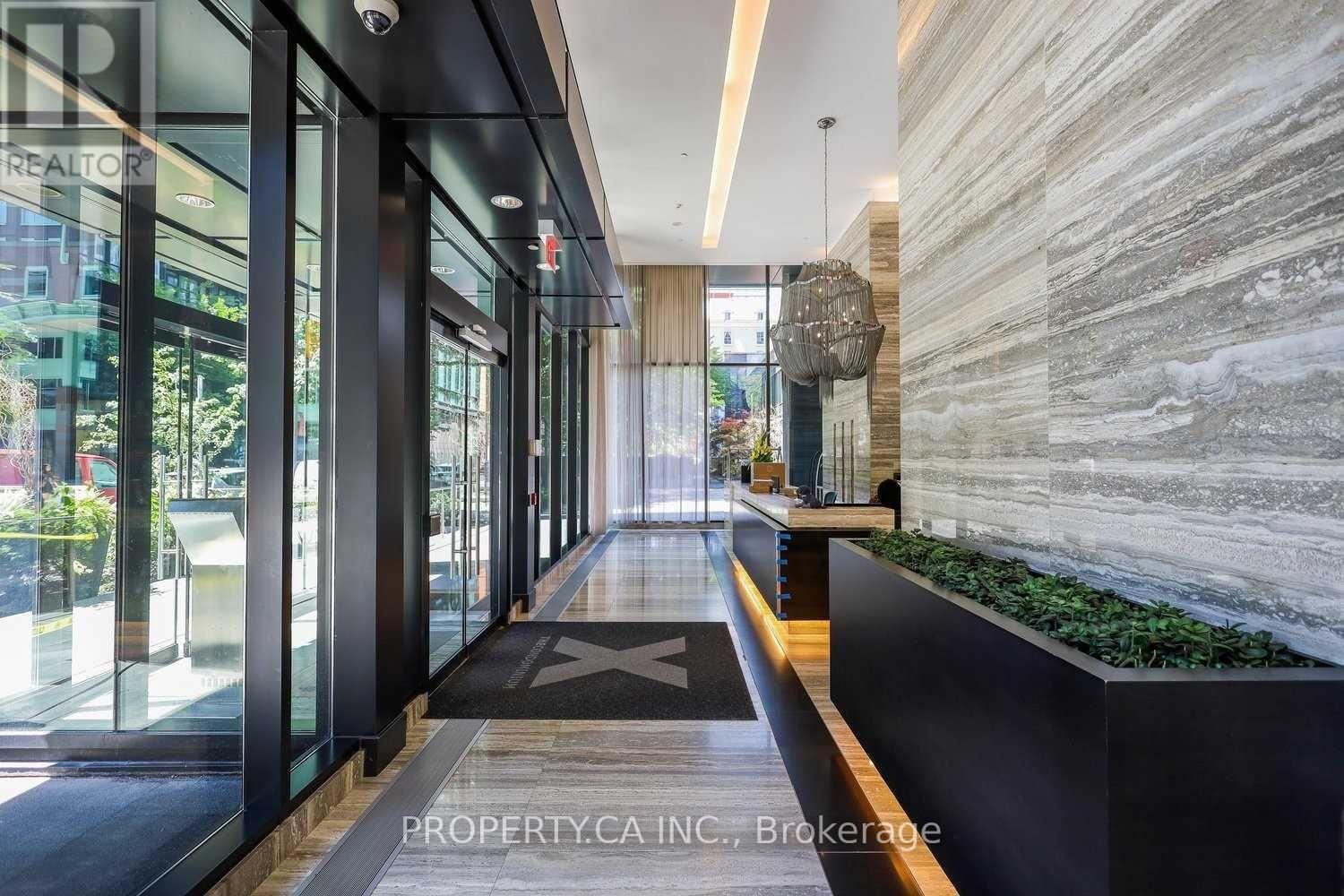 3805 - 110 Charles Street E, Toronto, Ontario  M4Y 1T5 - Photo 4 - C12940388