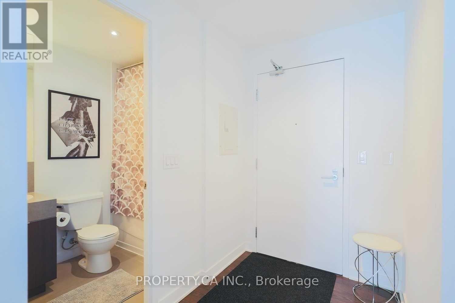 3805 - 110 Charles Street E, Toronto, Ontario  M4Y 1T5 - Photo 5 - C12940388