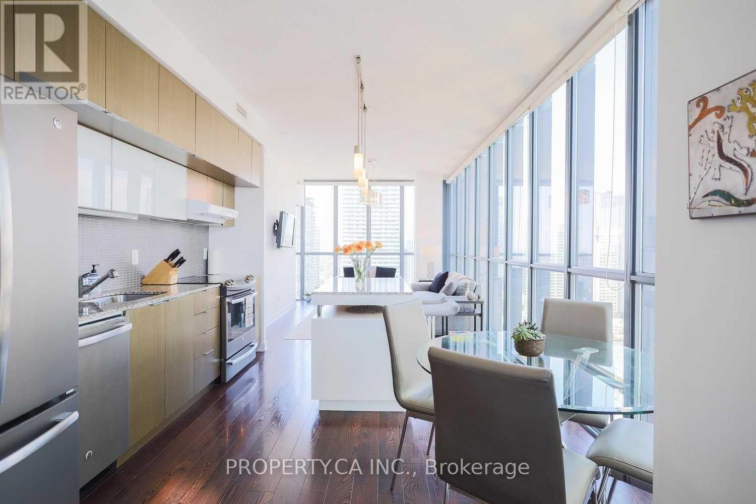 3805 - 110 Charles Street E, Toronto, Ontario  M4Y 1T5 - Photo 8 - C12940388