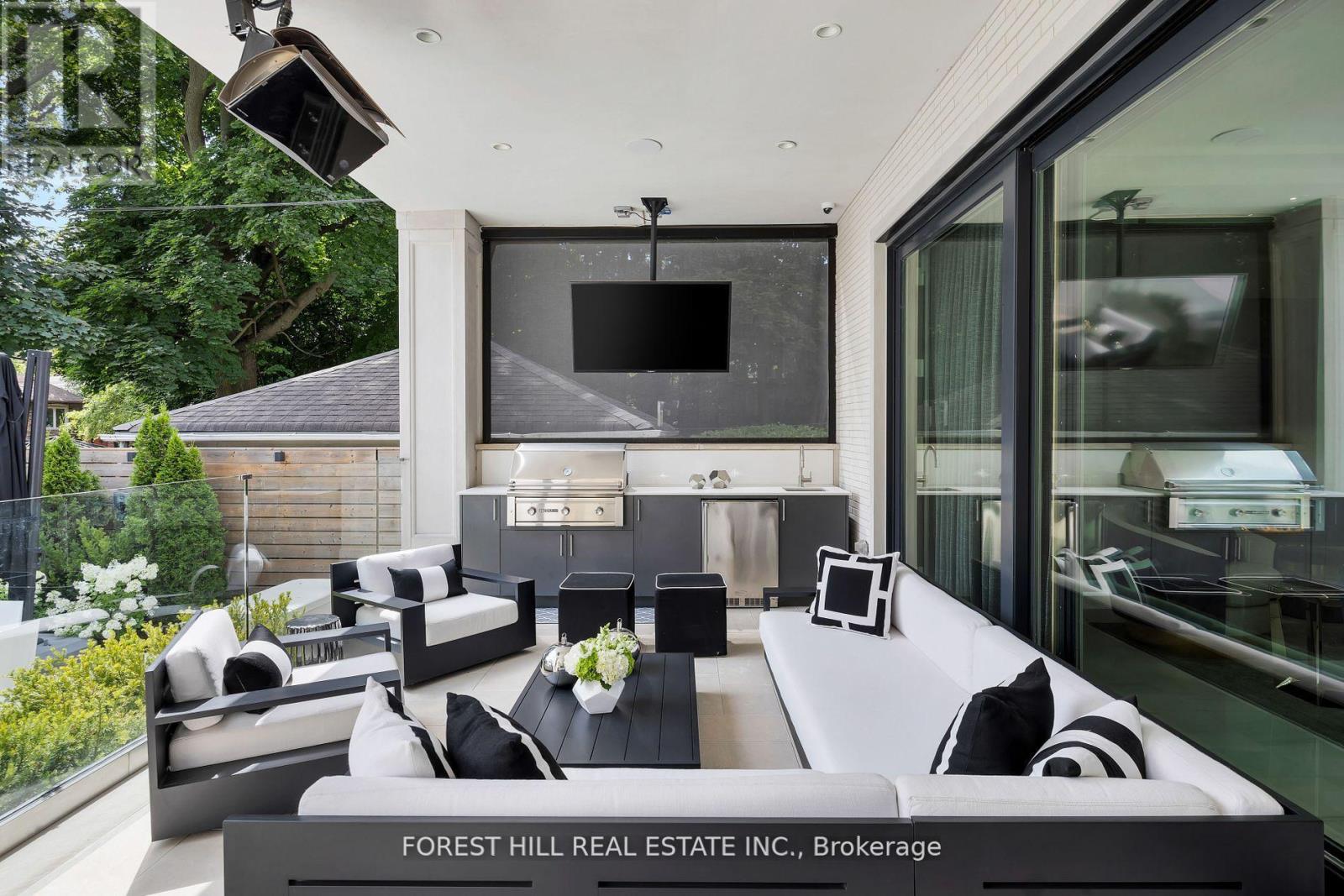 239 Cortleigh Boulevard, Toronto, Ontario  M5N 1P8 - Photo 19 - C12940428