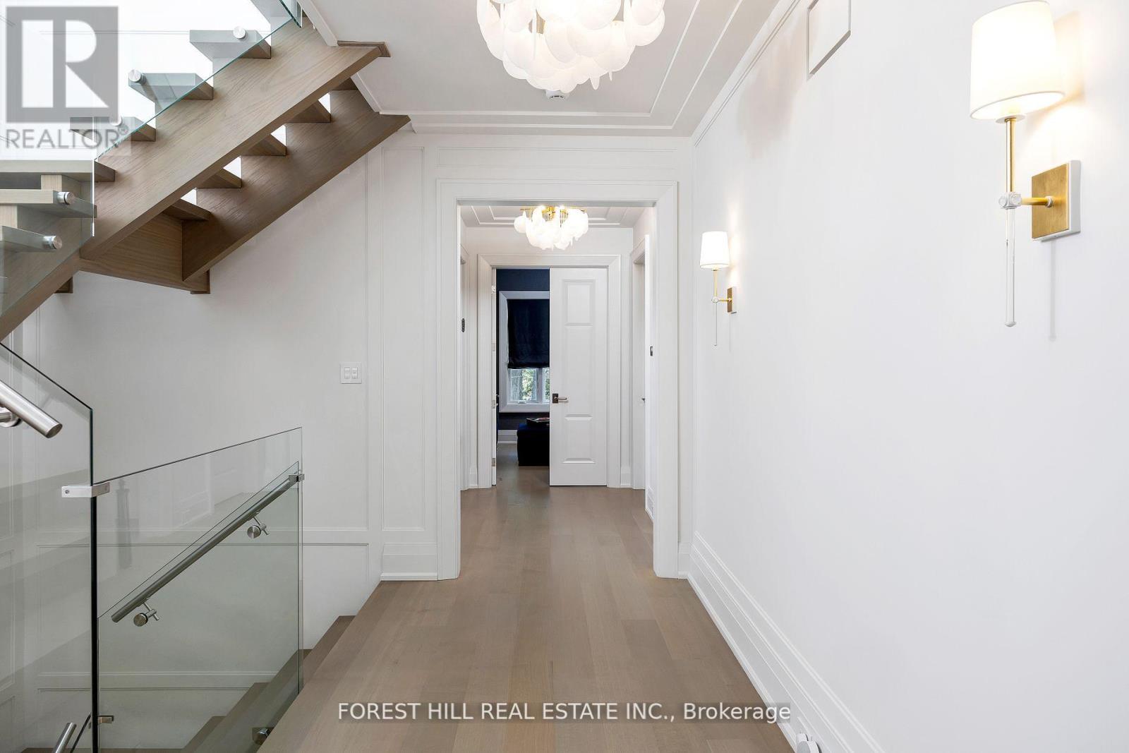 239 Cortleigh Boulevard, Toronto, Ontario  M5N 1P8 - Photo 31 - C12940428