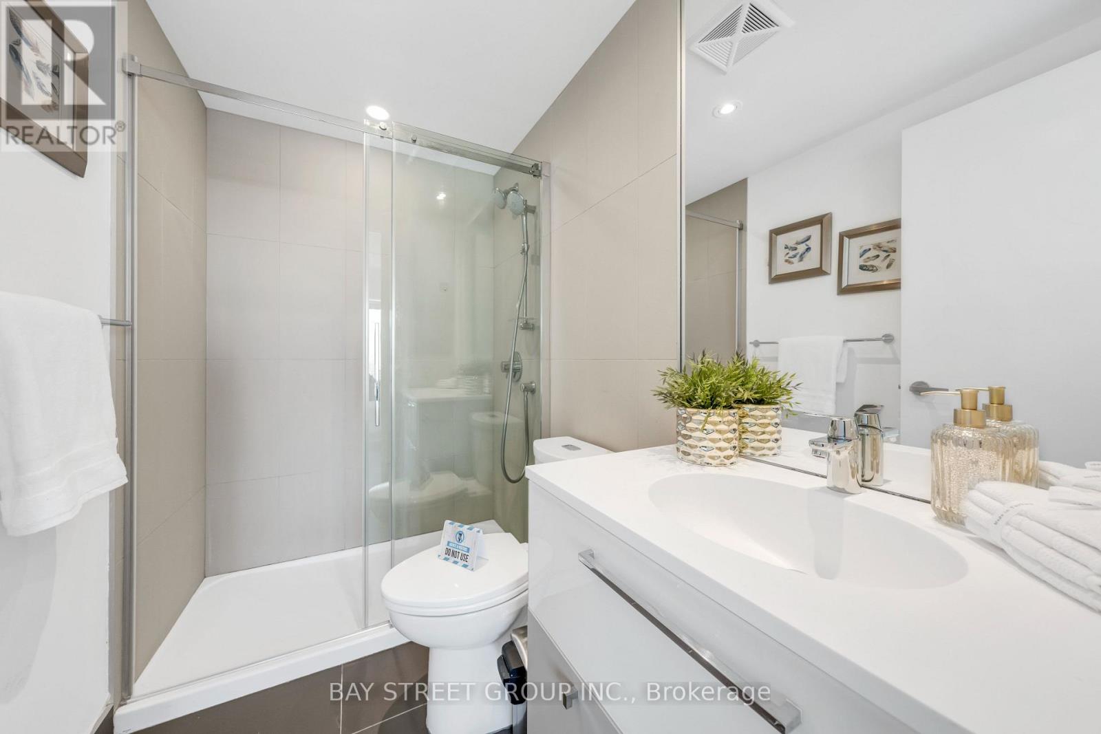 4204 - 15 Grenville Street, Toronto, Ontario  M4Y 0B9 - Photo 10 - C12940432