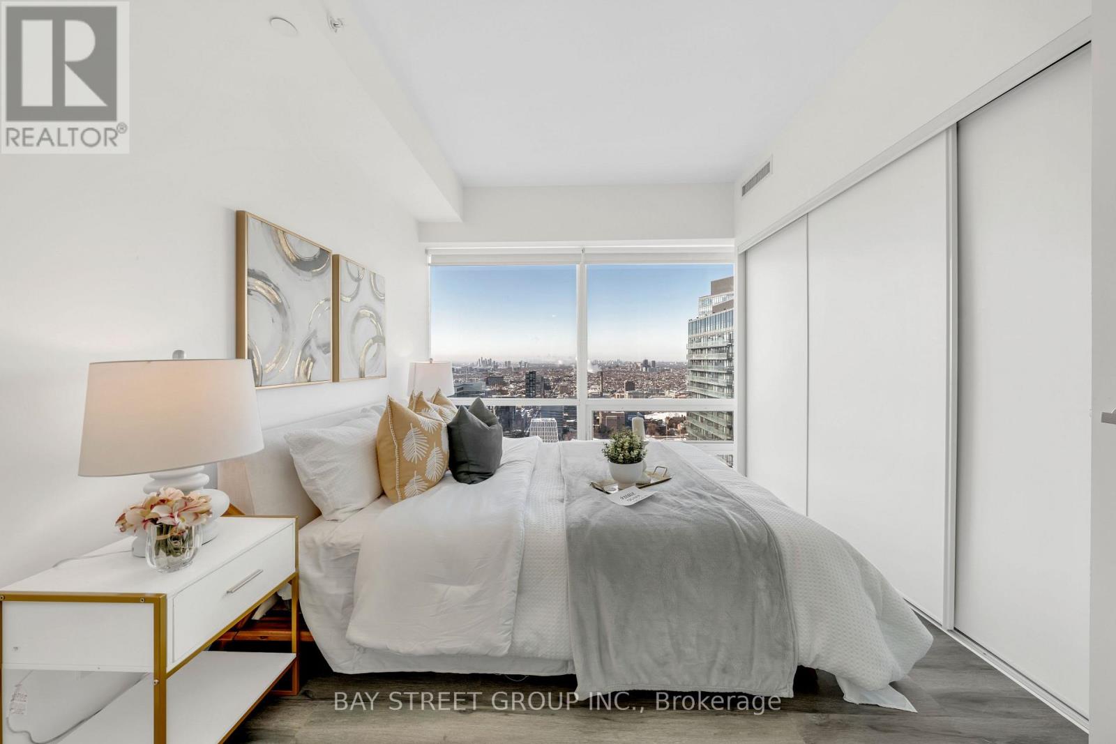 4204 - 15 Grenville Street, Toronto, Ontario  M4Y 0B9 - Photo 11 - C12940432