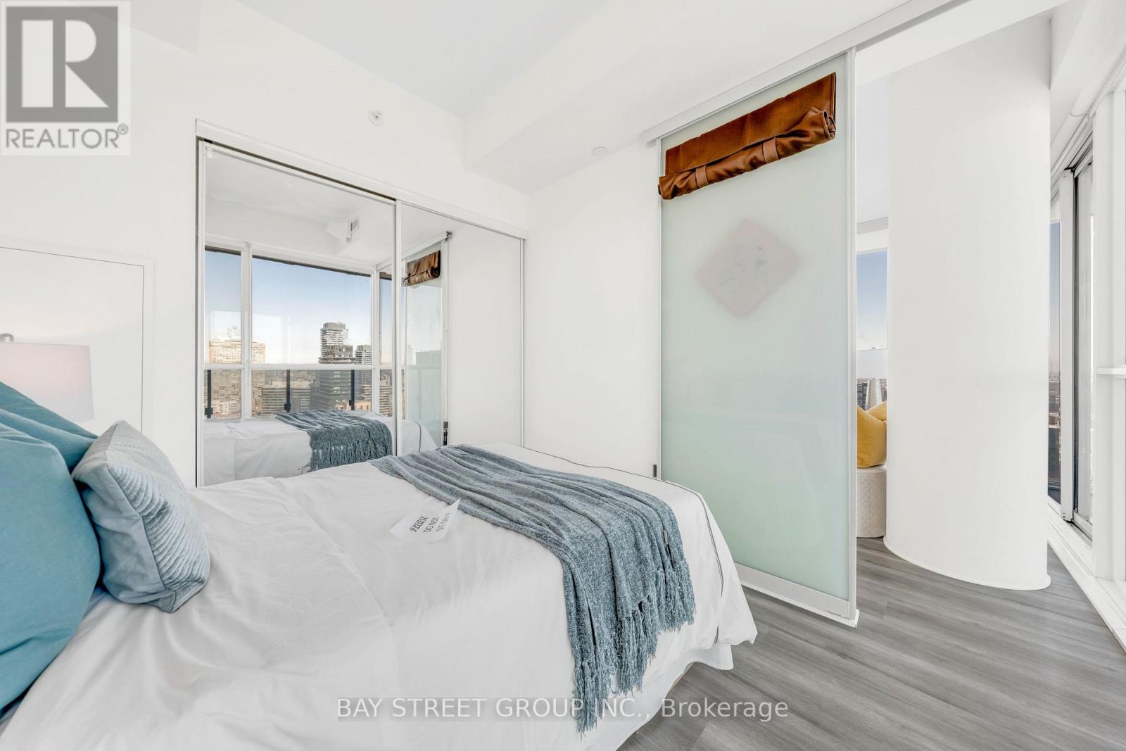 4204 - 15 Grenville Street, Toronto, Ontario  M4Y 0B9 - Photo 25 - C12940432