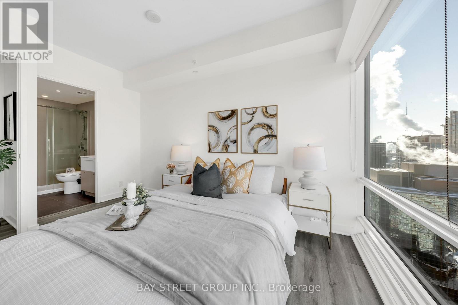 4204 - 15 Grenville Street, Toronto, Ontario  M4Y 0B9 - Photo 9 - C12940432