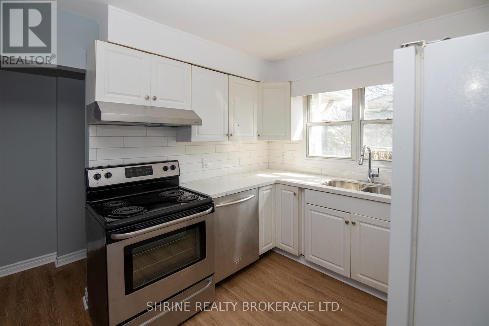 32 Wistow Street, London East, Ontario  N5Y 1E1 - Photo 4 - X12940318