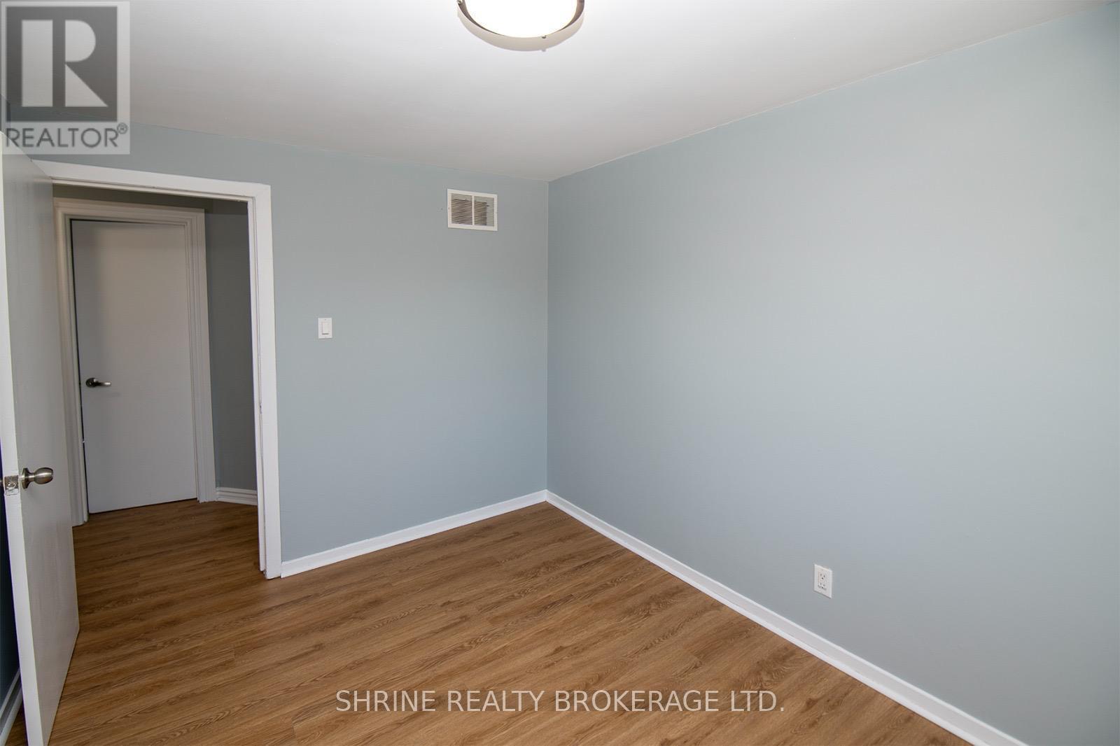 32 Wistow Street, London East, Ontario  N5Y 1E1 - Photo 8 - X12940318