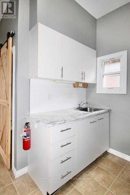 176 EMERY STREET E, London South, Ontario