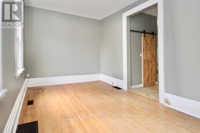 176 Emery Street E, London South, Ontario  N6C 2E2 - Photo 3 - X12940344
