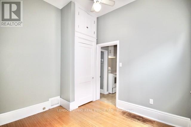 176 Emery Street E, London South, Ontario  N6C 2E2 - Photo 6 - X12940344