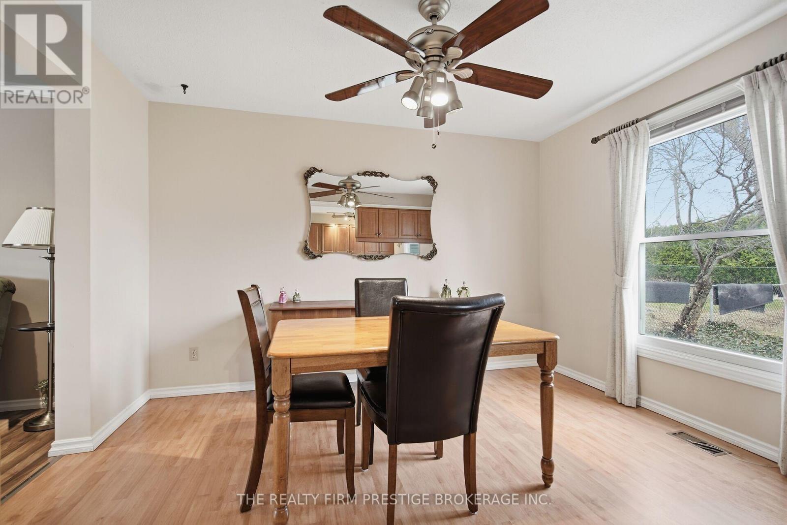 126 Gardenvale Crescent, London South, Ontario  N6J 4B9 - Photo 11 - X12940366