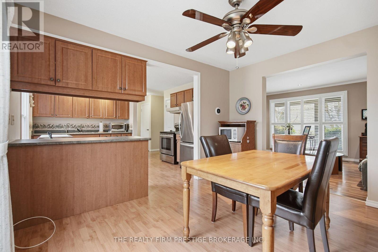 126 Gardenvale Crescent, London South, Ontario  N6J 4B9 - Photo 12 - X12940366